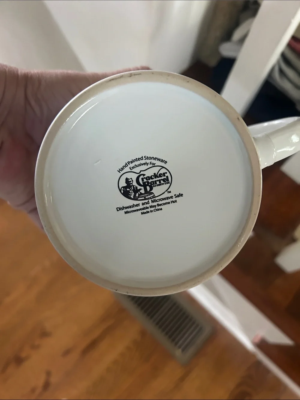 Cracker Barrel White Beach Drink Pattern Coffee Mug with Yellow Interior